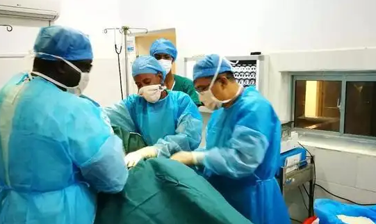 熊猫宝宝脸长巨痣,医生成功“换脸”，这对女孩以后的生活有怎样的帮助呢？