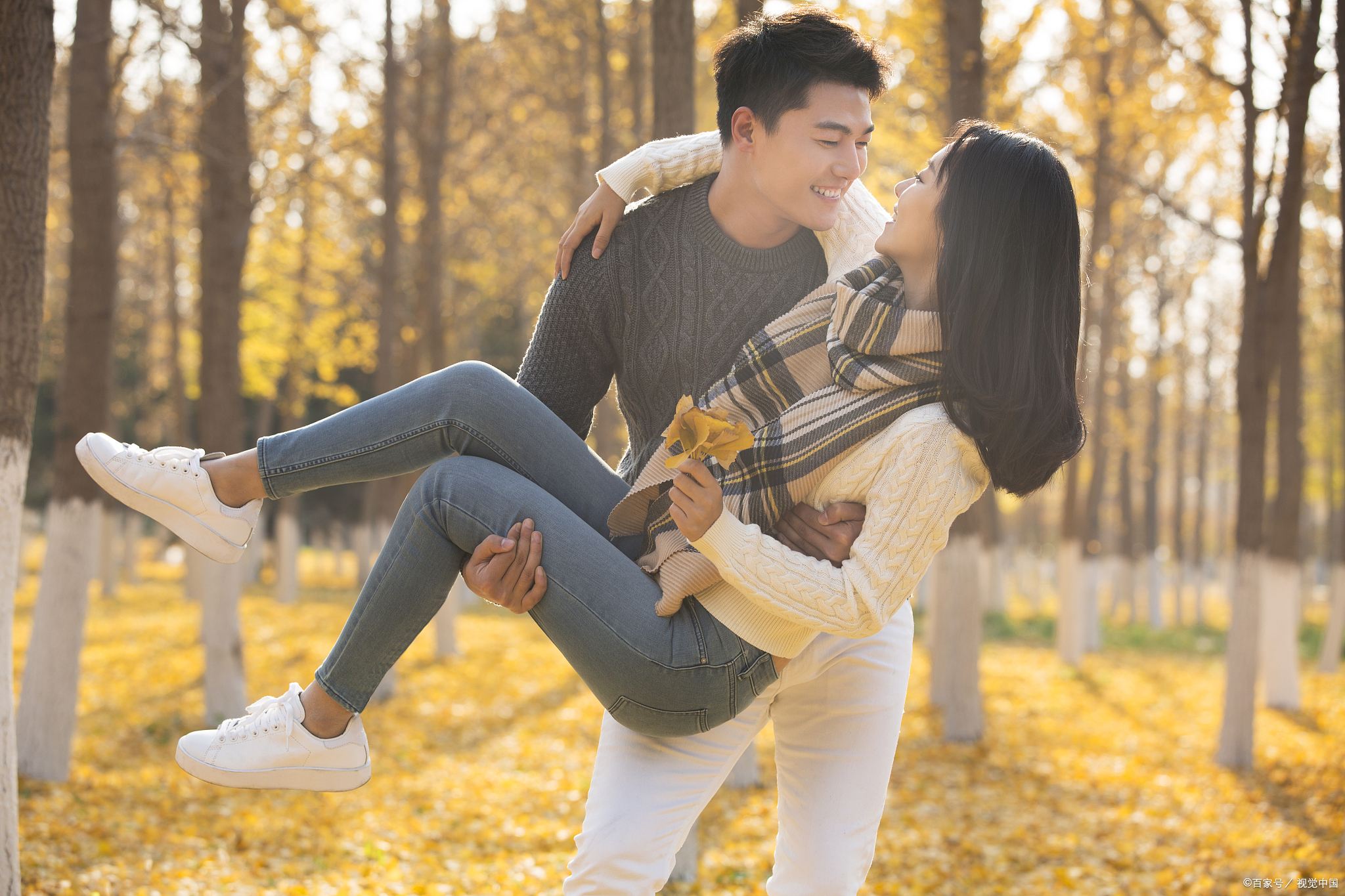 一眼就能看出来初恋女生的特征有哪些？