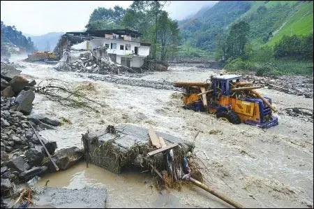 四川多地强降雨，紧急转移4.4万人，当地的地形有哪些复杂性？