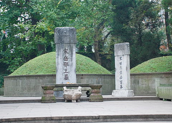 青山处处埋忠骨，何须马革裹尸还.什么意思