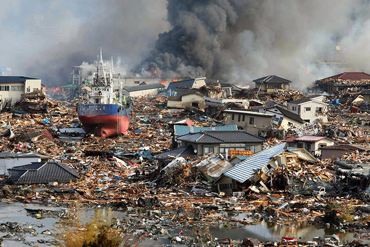 四川汶川地震震中，居民淡定吃烧烤，遇到地震该如何紧急避险？