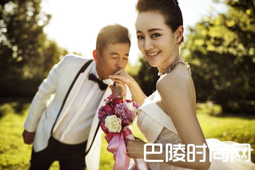 演员王志飞前妻是谁王志飞有三段婚姻真假