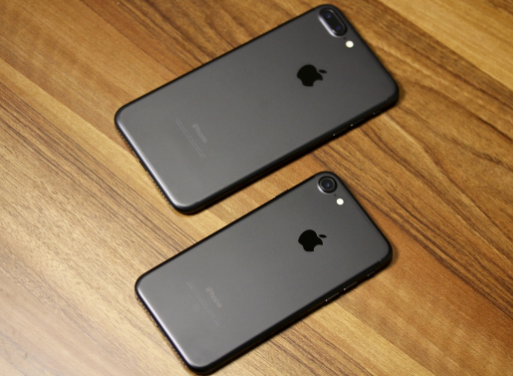 iphone7钢琴黑是什么材质的