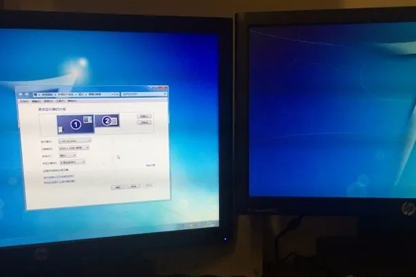 一台电脑怎么接两个显示屏呢