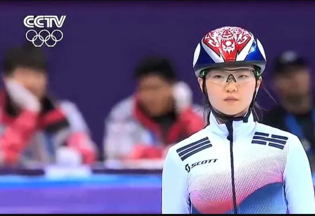 短道速滑女子3000米接力中国队摘铜，安贤洙对其送上了怎样的祝贺？