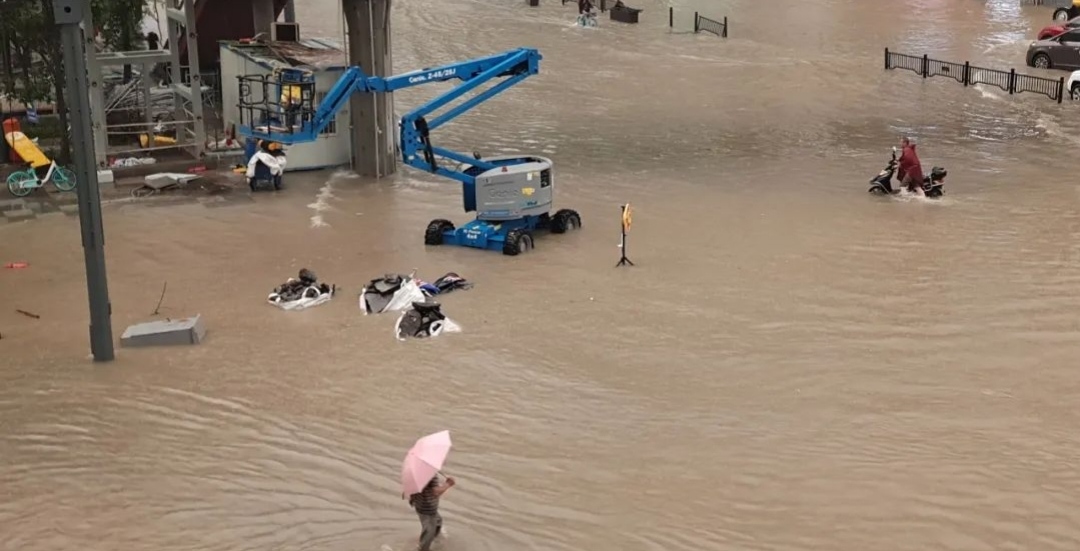 巩义气象局长被大水冲走后获救，专家对这场大暴雨是如何解析的？