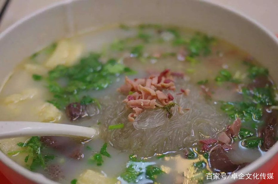 鸭血粉丝汤是哪个城市的标志性美食？