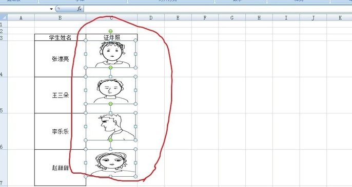 如何将图片批量导入EXCEL表格里相对应的地方?