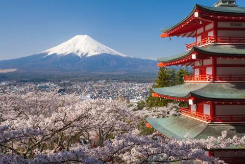 日本火山列岛地区发生5.3级地震，日本为何多地震和火山活动？