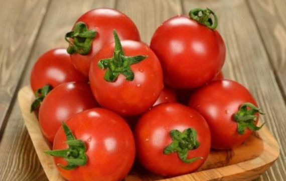 tomato的复数形式的为什么是tomatoes？