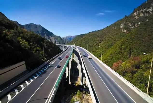 今年五一假期，高速公路会免费通行吗？