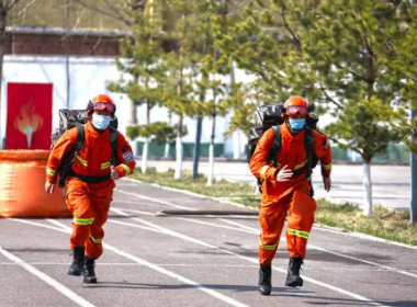 大连一市场起火致8死，1名消防员殉职，事故的责任将会由谁来承担？