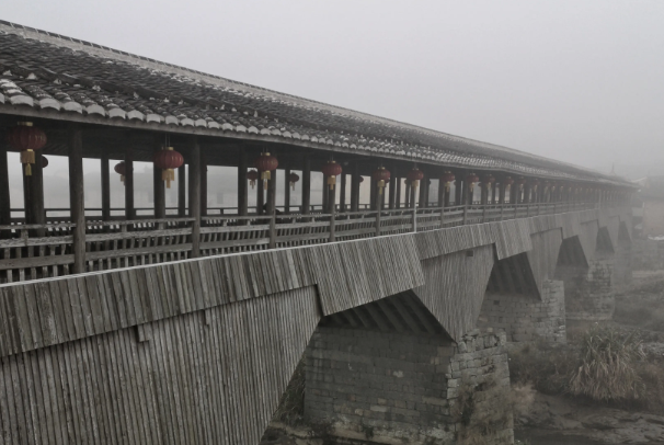 福建屏南万安桥着火桥体坍塌焚毁，全国最长的古廊桥损毁谁该为此负责？