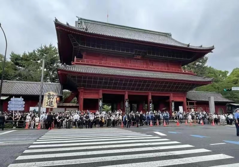 安倍葬礼在东京增上寺举行，葬礼的现场都有哪些人来了？